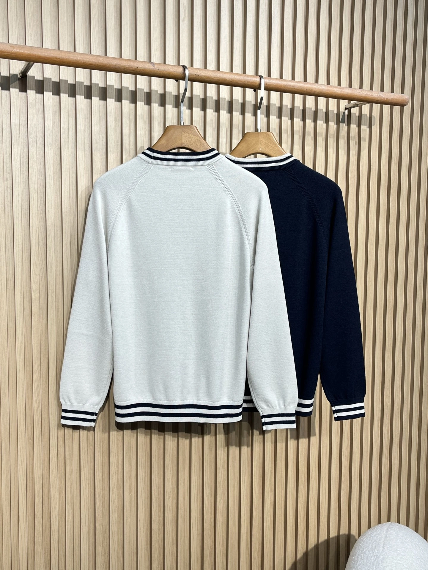 wg.luxury-- 2ru9588o wool embroidery 2colour item: E-F443J1819-2H